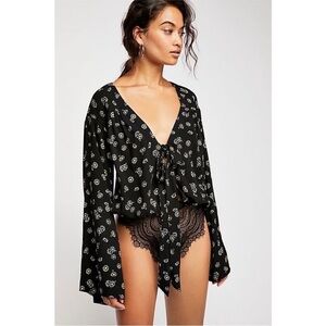$170 Free People Womens Forties Feels Black Floral Long Sleeve Bodysuit Size M